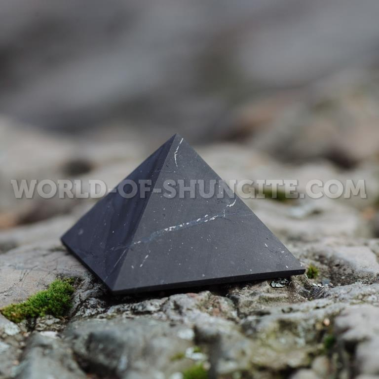 Пирамида неполированная из шунгита 9 см 