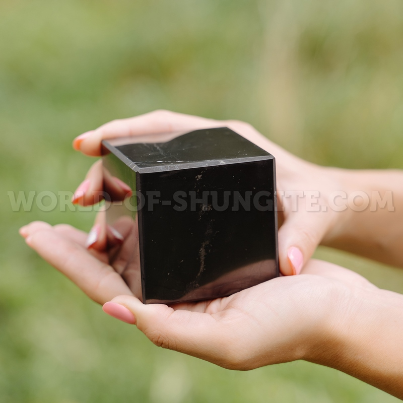 Куб шунгитовый полированный 7 см