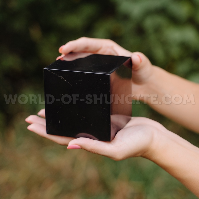Куб шунгитовый полированный 8 см