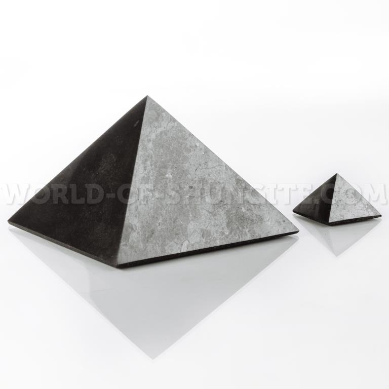Пирамида полированная 5см