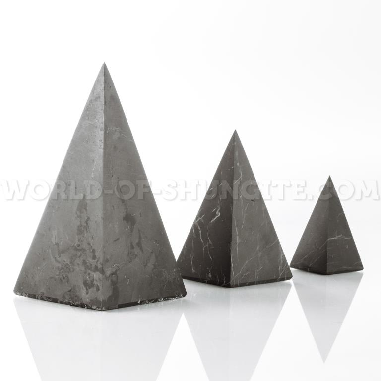 Пирамида Голода неполированная из шунгита 6см