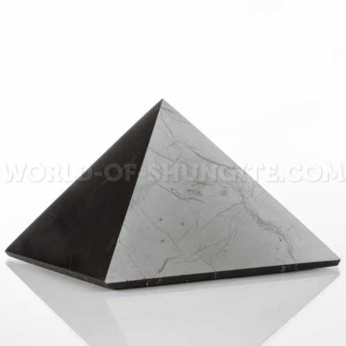 Пирамида 4 см из шунгита для водителя