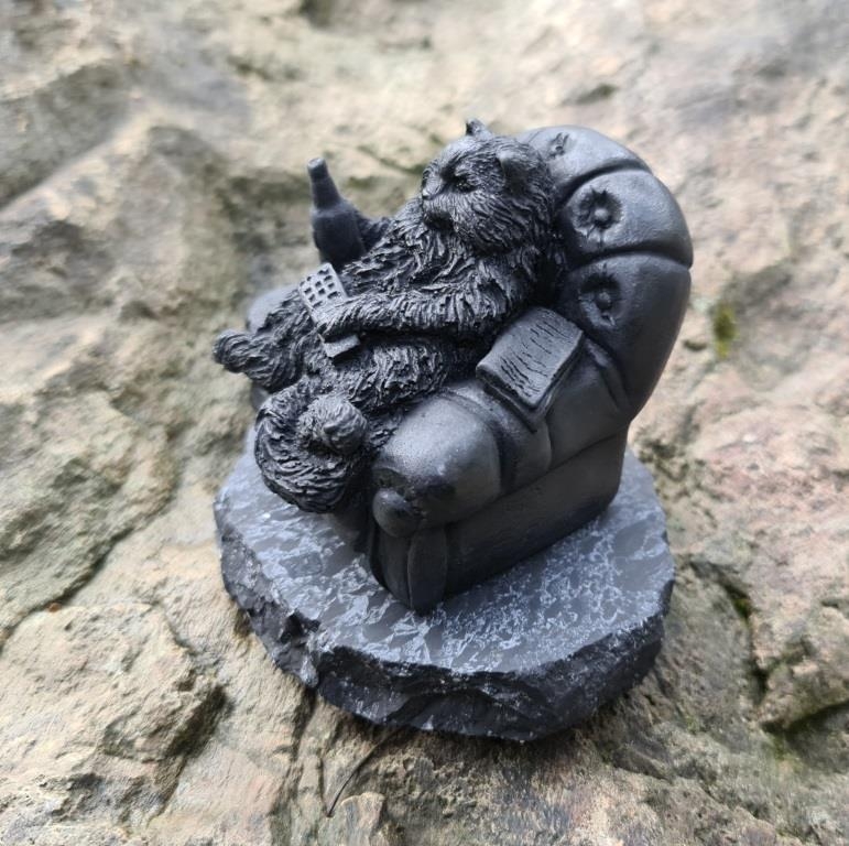 Фигурка Кот в кресле