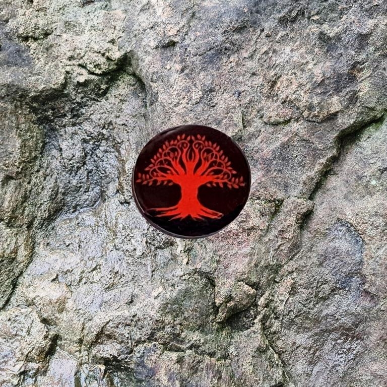 Пластинка для телефона из шунгита с гелевой наклейкой Дерево жизни