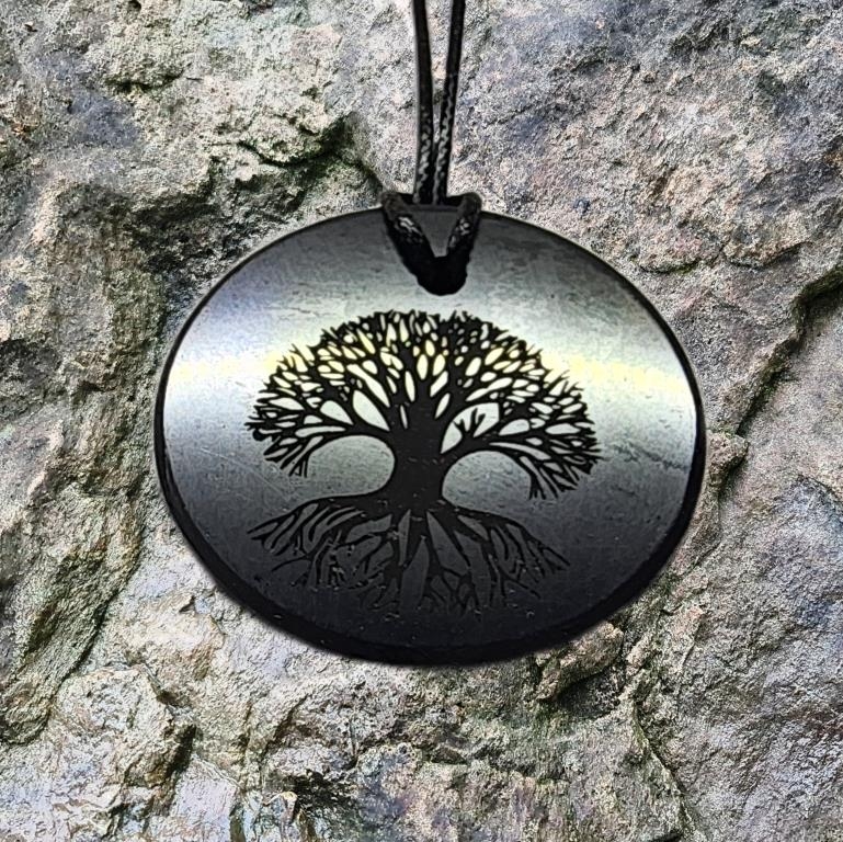Кулон "Дерево жизни" с лазерной гравировкой из шунгита