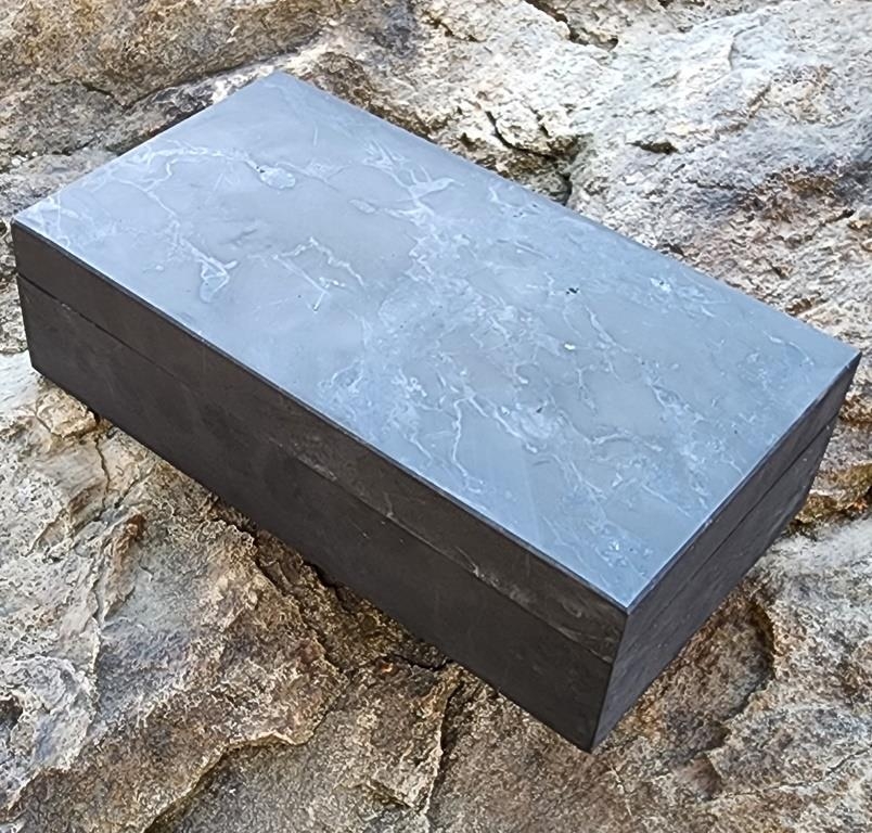 Шкатулка из шунгита