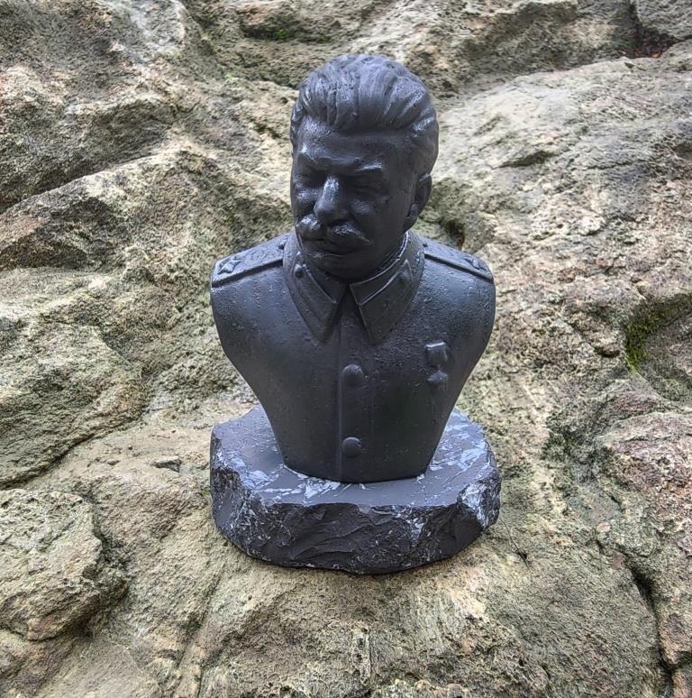 Фигурка И. Сталина