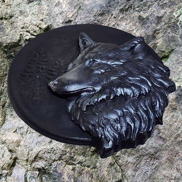 Шунгитовое панно Волк