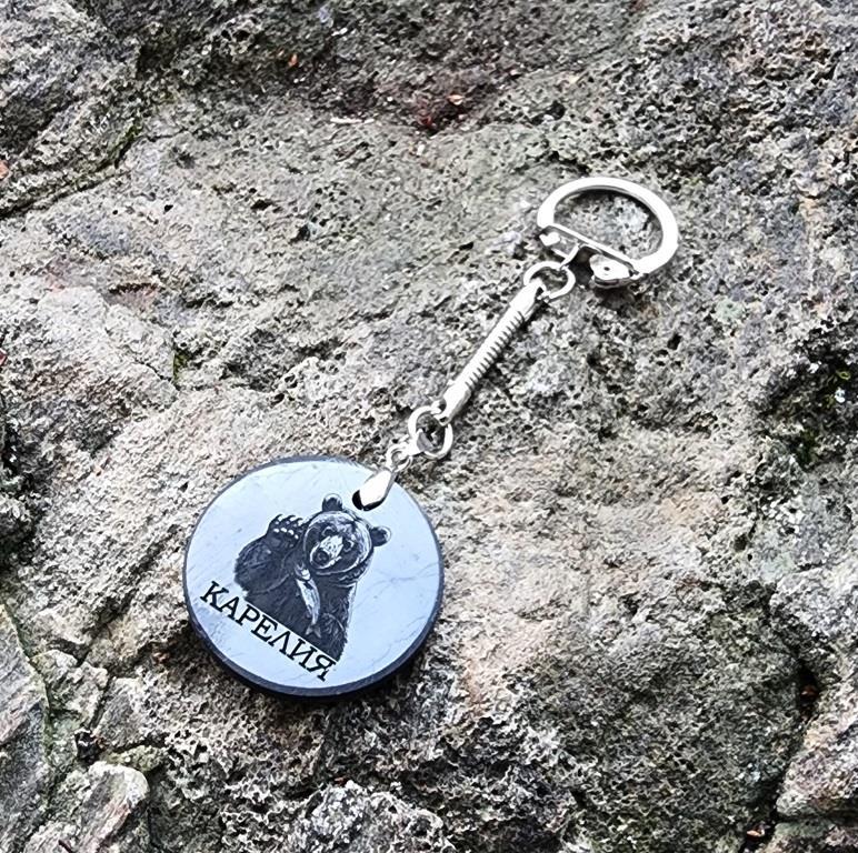 Брелок "Круг (медведь)" из шунгита